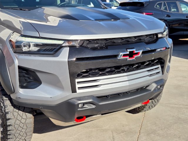 Certified 2024 Chevrolet Colorado ZR2 w/ Technology Package AWD/4WD image 8