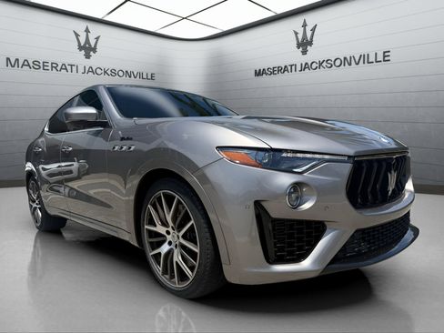 Used 2022 Maserati Levante Modena AWD/4WD image 13