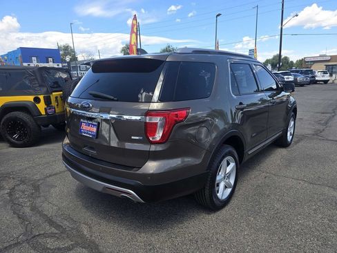Used 2016 Ford Explorer XLT w/ Equipment Group 202A AWD/4WD image 8