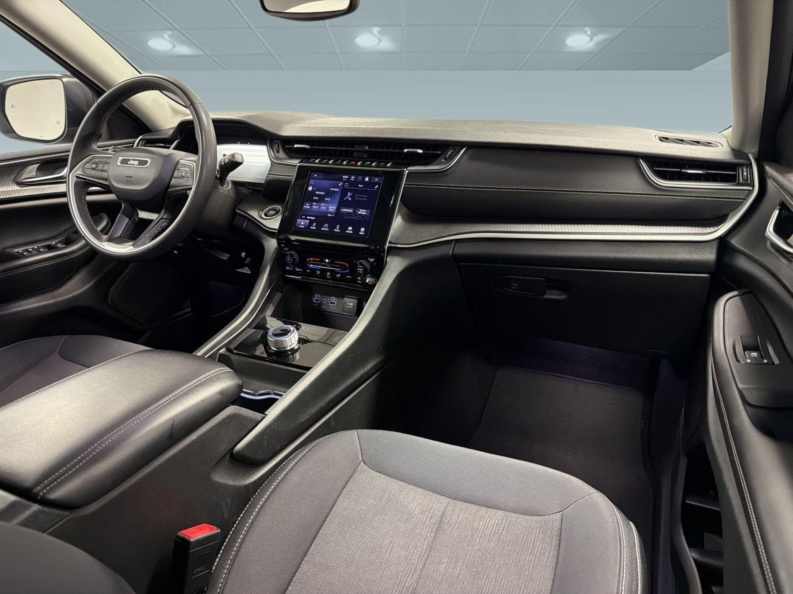 Used 2023 Jeep Grand Cherokee L Laredo RWD image 30