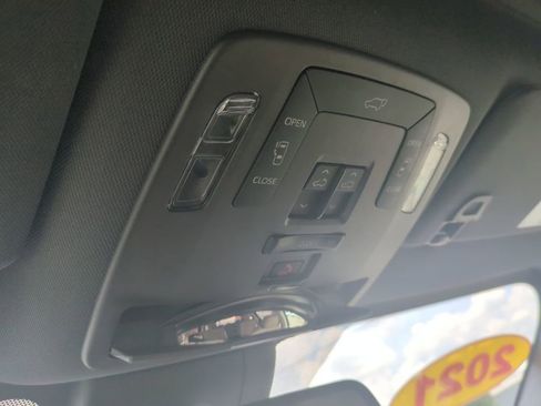 Used 2021 Toyota Sienna XLE FWD image 26