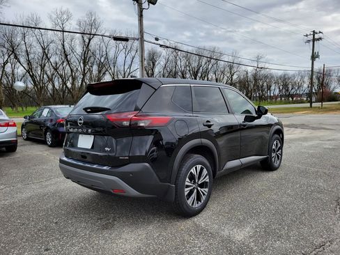 Used 2023 Nissan Rogue SV image 6