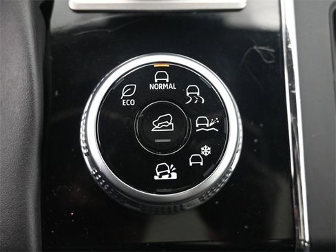 Used 2024 Mitsubishi Outlander SE image 32