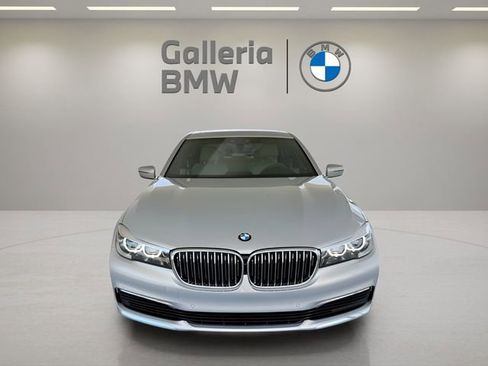 Used 2019 BMW 740i w/ Executive Package image 3