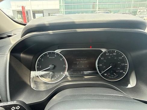 Used 2025 Nissan Rogue SV FWD image 16