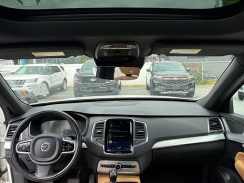 Used 2018 Volvo XC90 T5 Momentum w/ Convenience Package AWD/4WD image 18