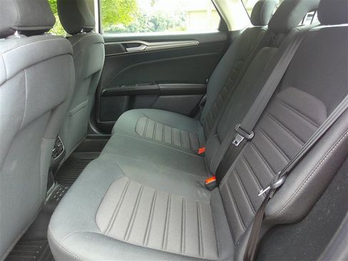 Used 2020 Ford Fusion SE FWD image 17