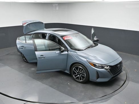 Used 2024 Nissan Sentra SR w/ SR Premium Package image 46