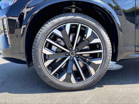 New 2026 Volvo XC90 T8 Ultra w/ Protection Package Premier AWD/4WD image 14