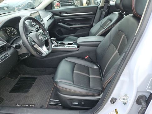 Used 2025 Nissan Altima 2.5 SR AWD/4WD image 11