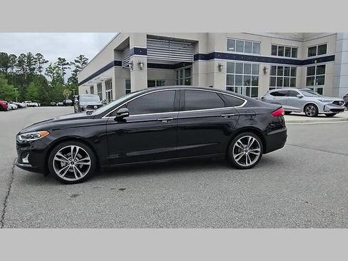 Used 2019 Ford Fusion Titanium AWD/4WD image 19