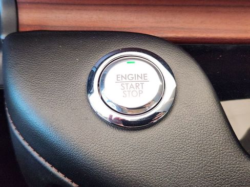 Used 2023 Lincoln Aviator Reserve w/ Equipment Group 201A image 20