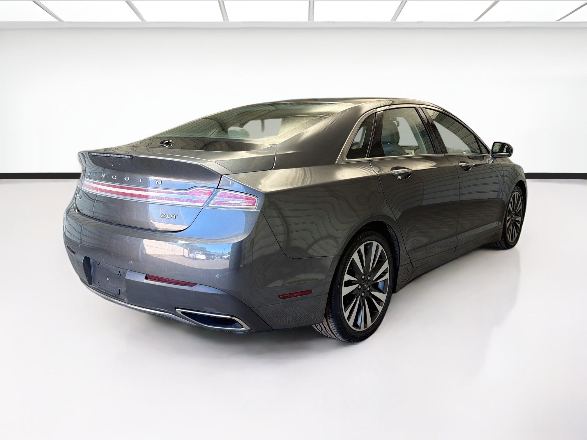 Used 2018 Lincoln MKZ Reserve FWD image 4