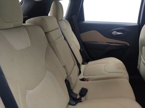 Used 2015 Jeep Cherokee Sport AWD/4WD image 19
