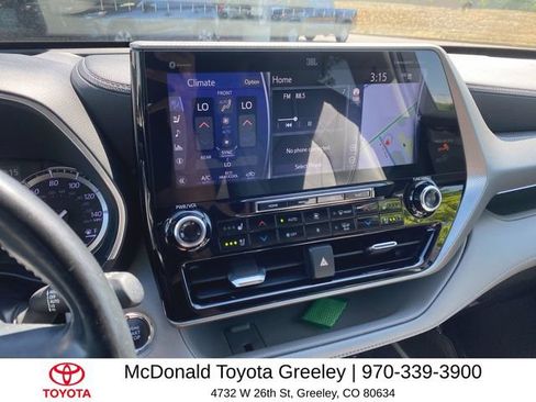 Used 2022 Toyota Highlander Platinum AWD/4WD image 19