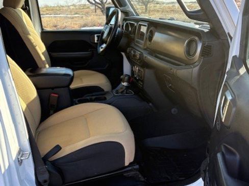 Used 2020 Jeep Gladiator Sport w/ Quick Order Package 24S image 17