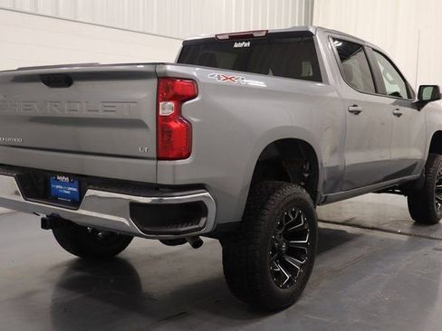 Used 2025 Chevrolet Silverado 1500 LT AWD/4WD image 9