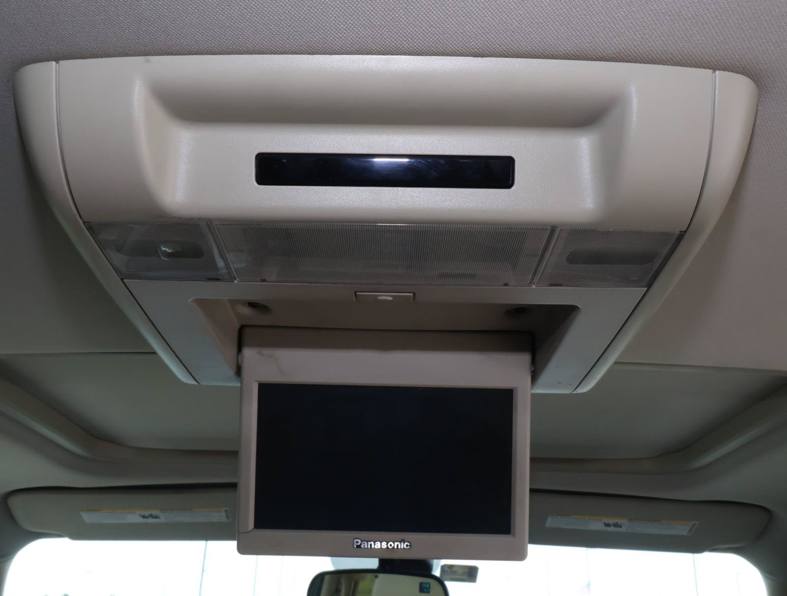 Used 2007 Chevrolet Suburban LTZ w/ LTZ Preferred Equipment Group RWD image 11