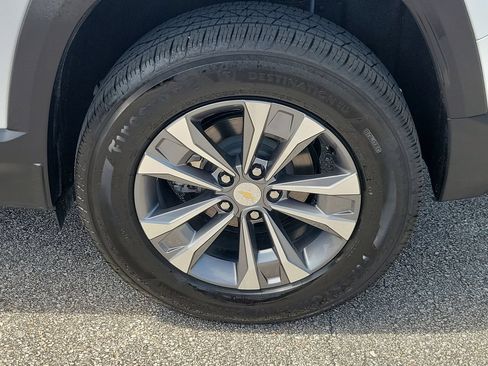 Used 2026 Chevrolet Equinox LT FWD image 5