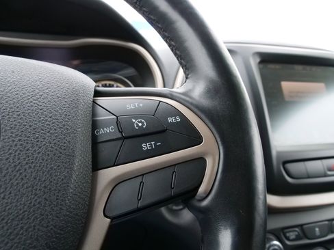 Used 2014 Jeep Cherokee Limited image 23