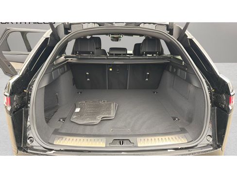 Used 2022 Land Rover Range Rover Velar R-Dynamic S image 19