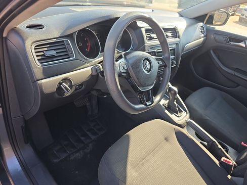 Used 2015 Volkswagen Jetta SE FWD image 10
