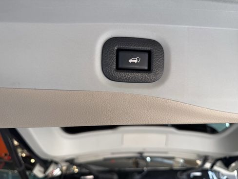 Used 2015 Nissan Rogue SL w/ SL Premium Package image 25