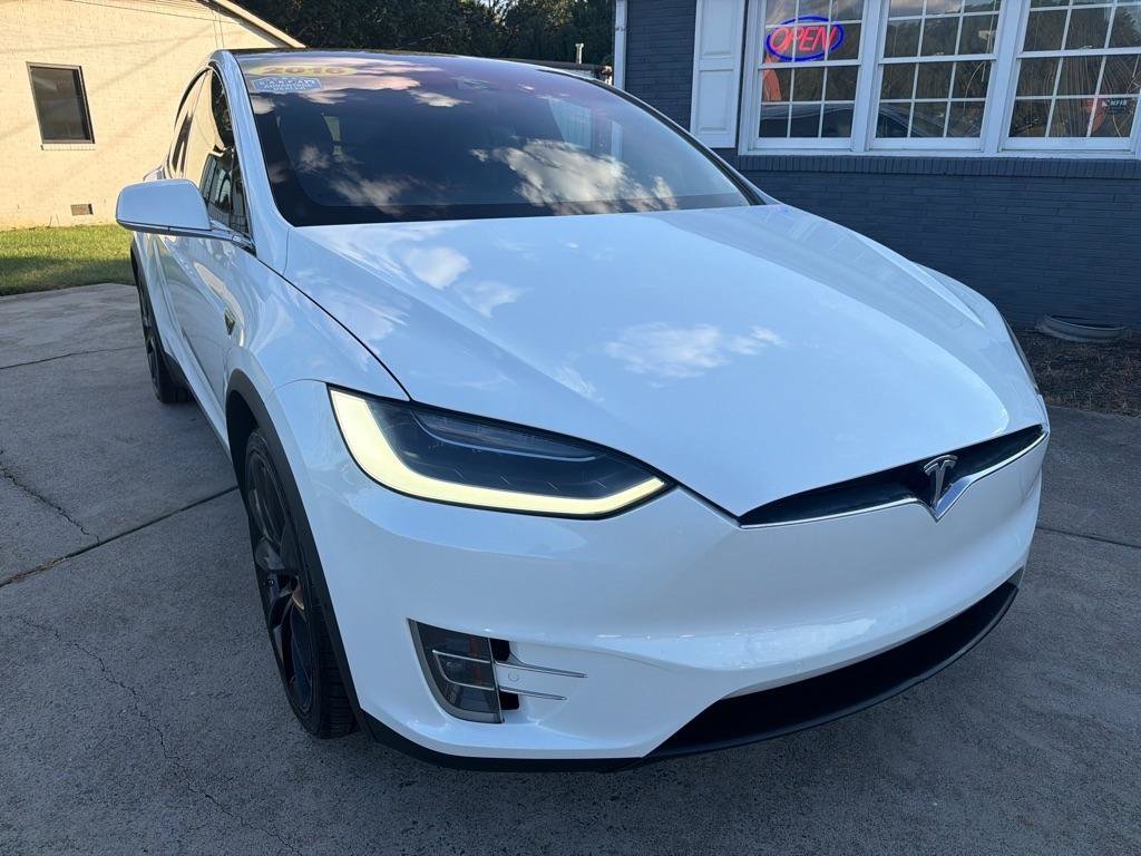Used 2016 Tesla Model X Performance AWD/4WD image 2