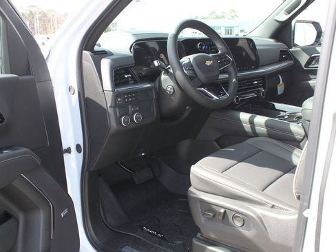 New 2026 Chevrolet Suburban Premier image 11