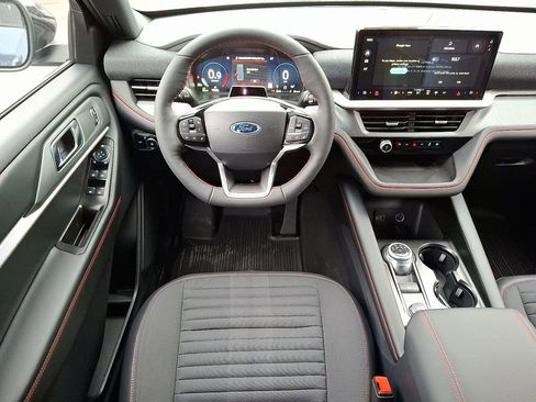 New 2026 Ford Explorer ST-Line w/ ST-Line Street Pack image 7