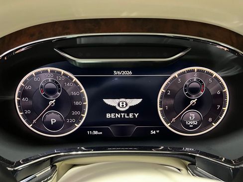 Used 2022 Bentley Flying Spur V8 image 5