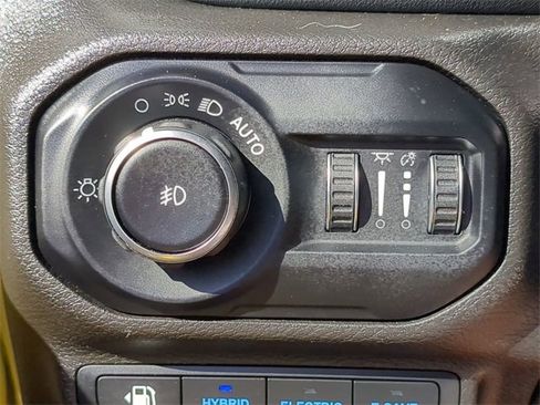 Used 2022 Jeep Wrangler Unlimited Sahara w/ Safety Group image 56