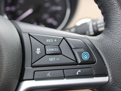 Used 2019 Nissan Rogue SV w/ Sun & Sound Touring Package AWD/4WD image 28