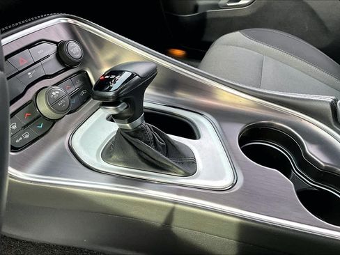 Used 2016 Dodge Challenger SXT image 15