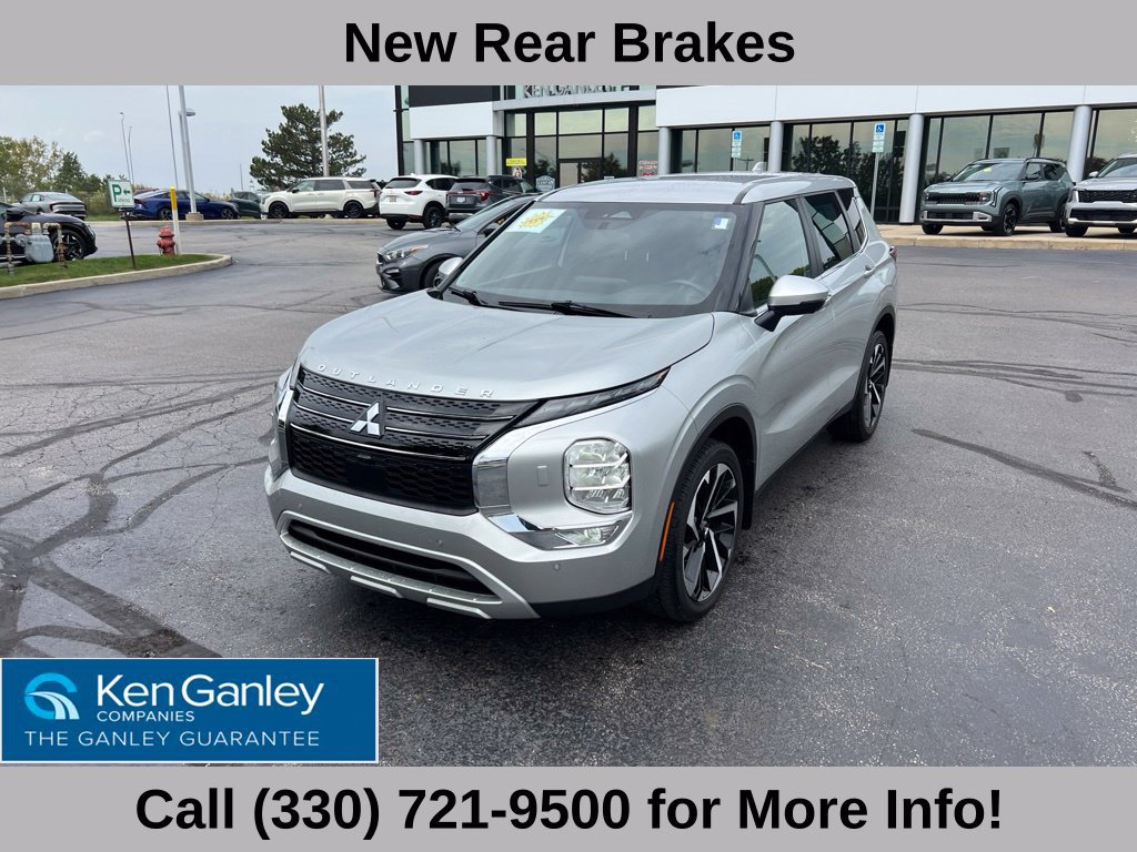 Used 2023 Mitsubishi Outlander SE AWD/4WD image 2