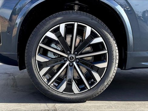 New 2026 Volvo XC90 B6 Ultra w/ Protection Package image 14