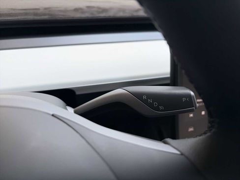 Used 2025 Tesla Model Y Performance AWD/4WD image 21