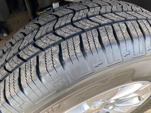 Certified 2025 Chevrolet Silverado 1500 LT image 22