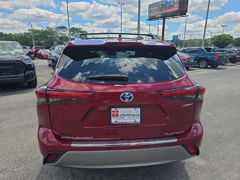 Used 2022 Toyota Highlander Platinum AWD/4WD image 6