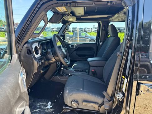 New 2026 Jeep Wrangler Unlimited Sport AWD/4WD image 17