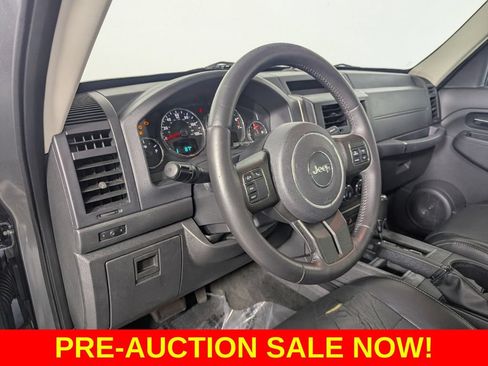 Used 2012 Jeep Liberty Sport RWD image 10
