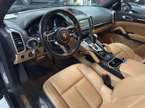 Used 2016 Porsche Cayenne image 10