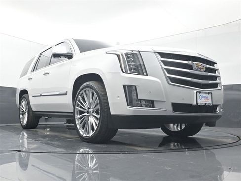 Used 2019 Cadillac Escalade Premium Luxury image 13