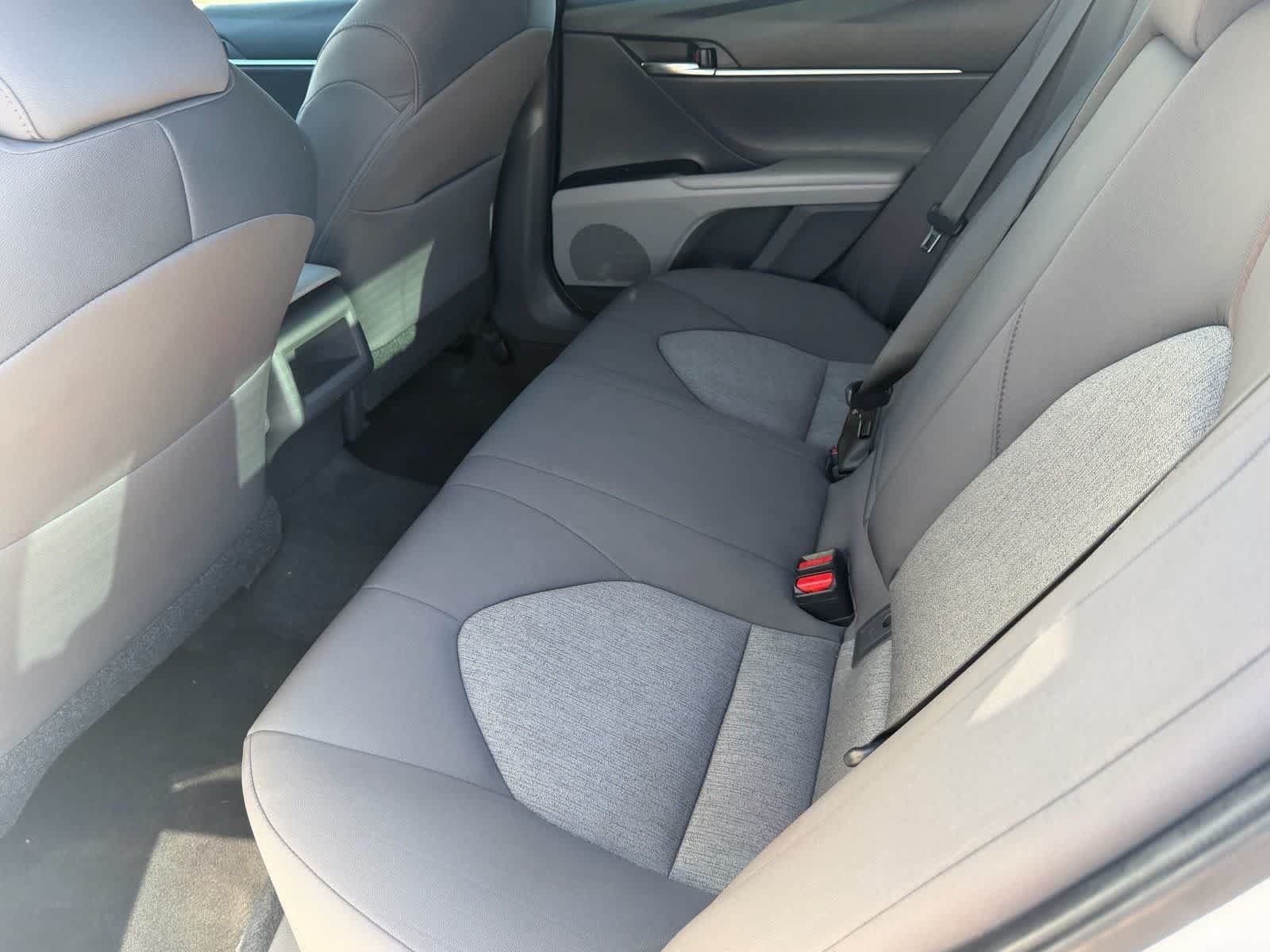 Used 2020 Toyota Camry LE FWD image 16