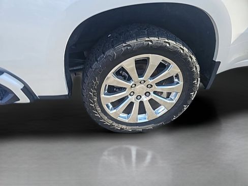 Used 2020 Chevrolet Silverado 1500 High Country w/ Technology Package image 11