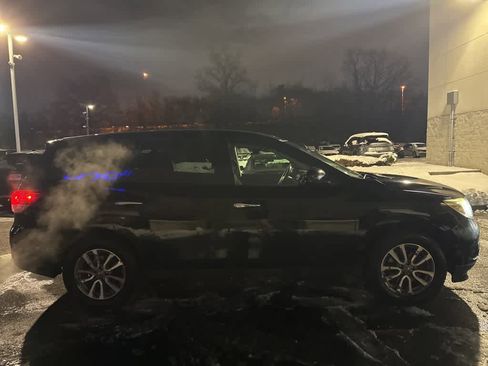 Used 2014 Nissan Pathfinder S image 4