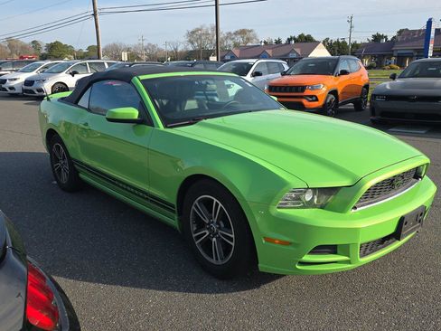 Used 2013 Ford Mustang Premium image 15