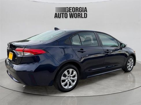 Used 2022 Toyota Corolla LE FWD image 10