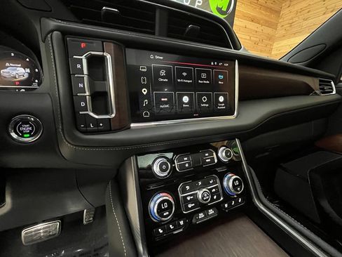Used 2023 GMC Yukon Denali Ultimate AWD/4WD image 35