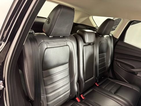 Used 2019 Ford Escape Titanium AWD/4WD image 22